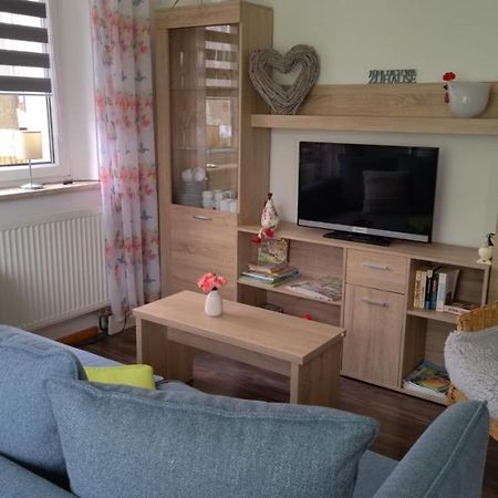 Helenes Ferienwohnung Auf Dem Bauernhof - Lausitzer Seenland Lauta Dış mekan fotoğraf